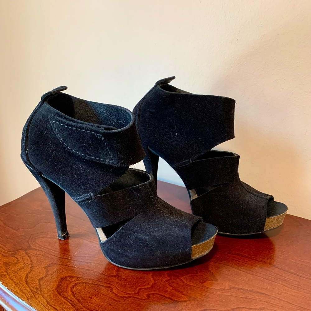 Pedro Garcia Suede Peep Toe Bootie/Platform Heels - Picture 1 of 7